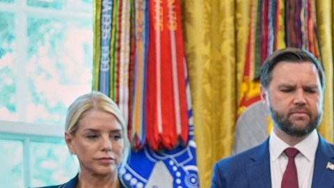 Donald Trump reiteró que, aunque la prioridad es mitigar la deuda, buscarán entregar reembolsos arancelarios a la población.