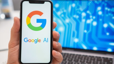 La IA de Google mostró ofertas que no existían a los clientes de una pizzería.