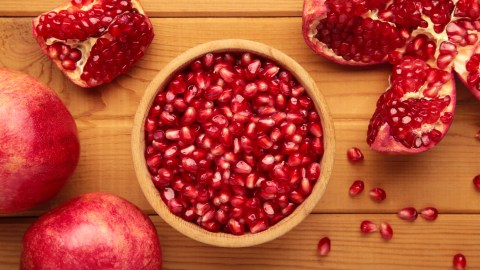 La granada es una fruta rica en antioxidantes.