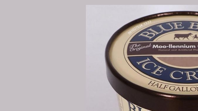 La descripción del helado no refleja los ingredientes que contiene, entre ellos alérgenos.