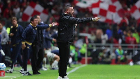 Antonio Mohamed termina molesto por empate ante Pumas.