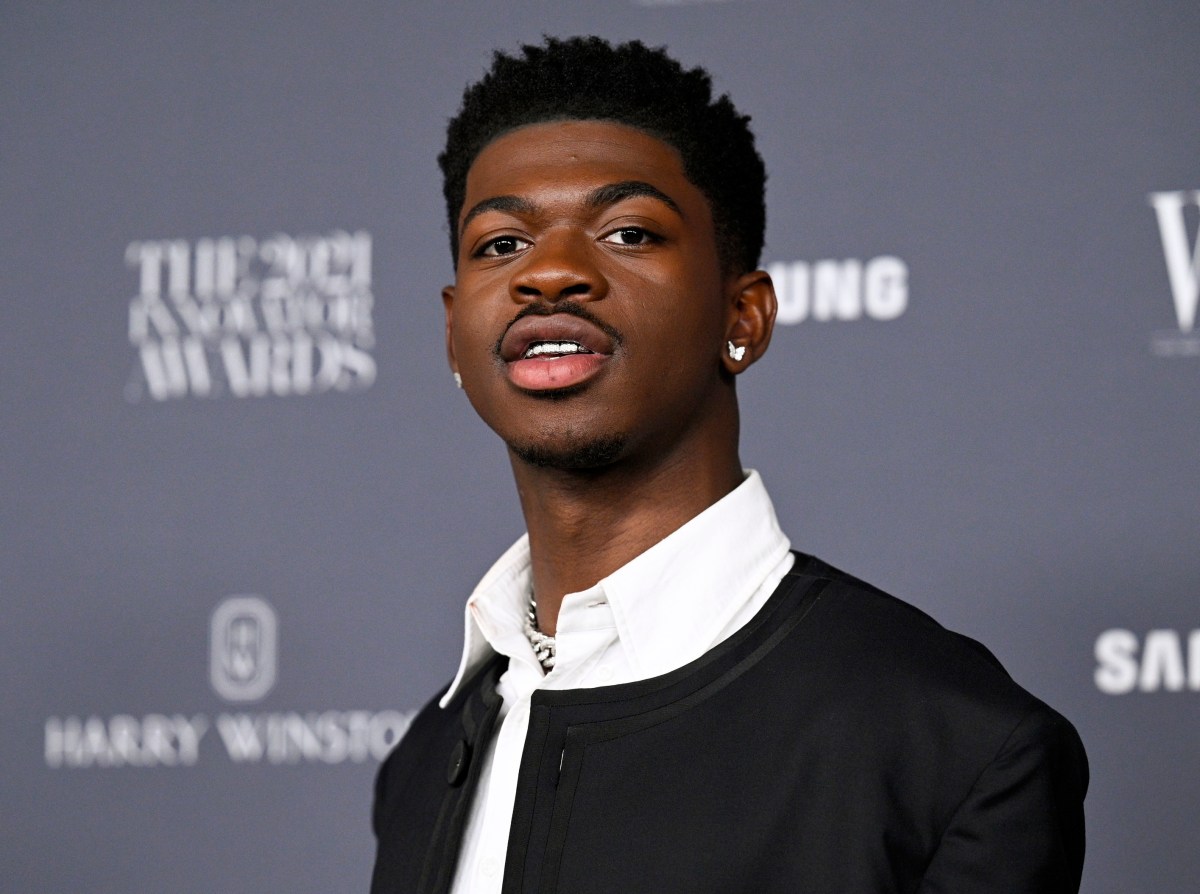 Padre de Lil Nas X rompió en llanto al ver a su hijo en prisión