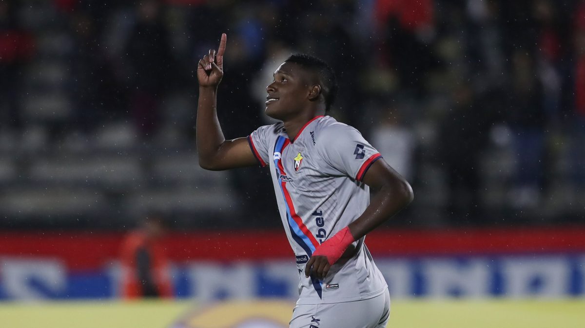 ¿Quién era Marcos Olmedo, el futbolista ecuatoriano de 26 años que murió en un accidente de tránsito?