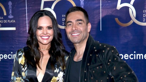 Omar Chaparro y su esposa.