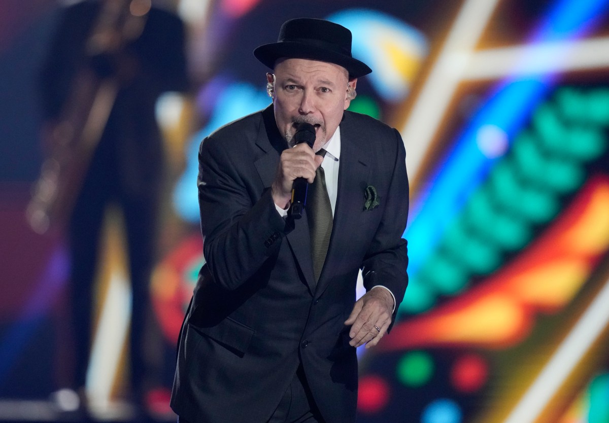 Rubén Blades sorprendió con su participación en la residencia de Bad Bunny