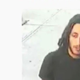 Fathy Hussein captado por cámaras de seguridad en Queens en 2023.