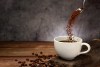 Dollar General retira 3 lotes de café por riesgo de contaminación con vidrio.