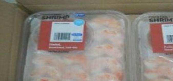 Los camarones fueron envasados en bandejas de plástico transparentes.
