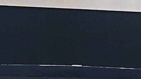 De izquierda a derecha: Coach JJ Redick, Maxi Kleber, Marcus Smart, Gabe Vincent, Luka Doncic, Deandre Ayton, Adou Thiero, Rui Hachimura, Jaxson Hayes y el general manager Rob Pelinka.