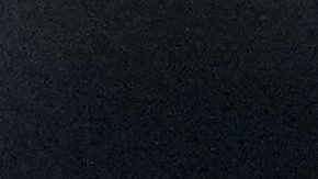 Alexander Isak durante un encuentro con el Newcastle.