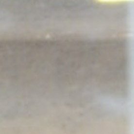 Jennifer continuó su visita al centro comercial, realizando compras valoradas en decenas de miles de dólares en otras tiendas.