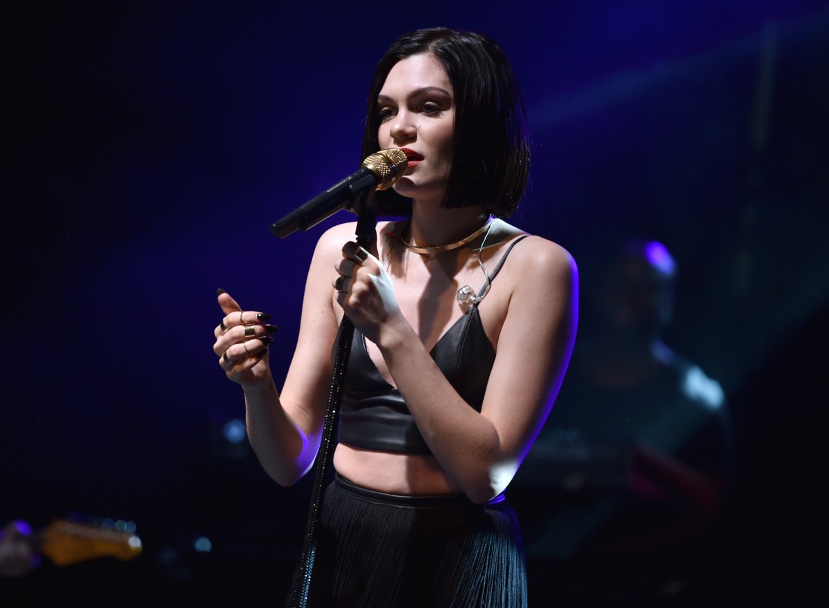 Jessie J pospone su gira tras batalla contra el cáncer de mama