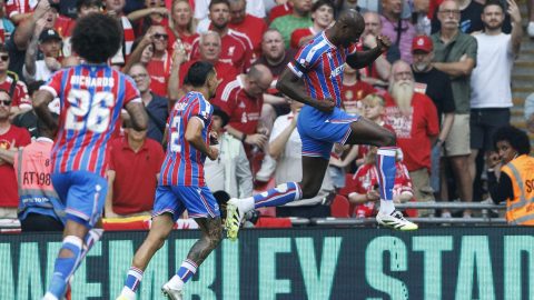 Jean-Philippe Mateta celebra el empate 1-1 del Crystal Palace ante el Liverpool en la FA Community Shield 2025.