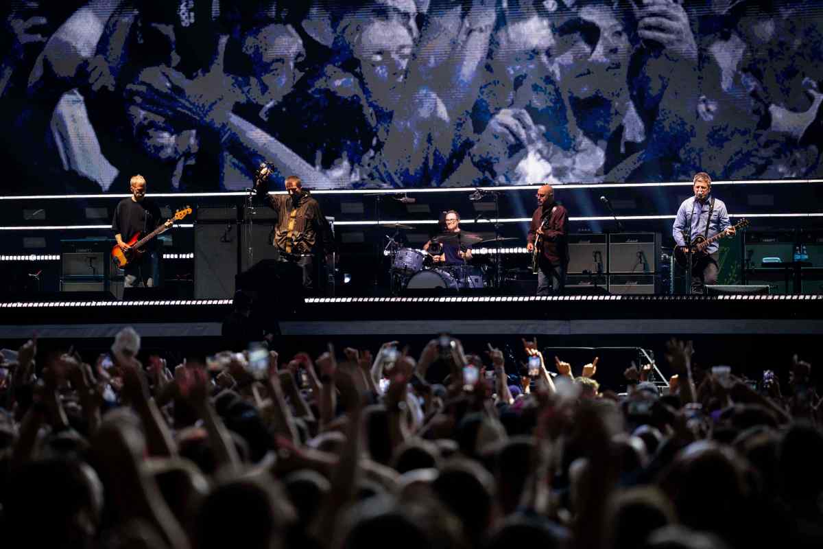 Fan de Oasis fallece tras caer de un balcón del Estadio de Wembley
