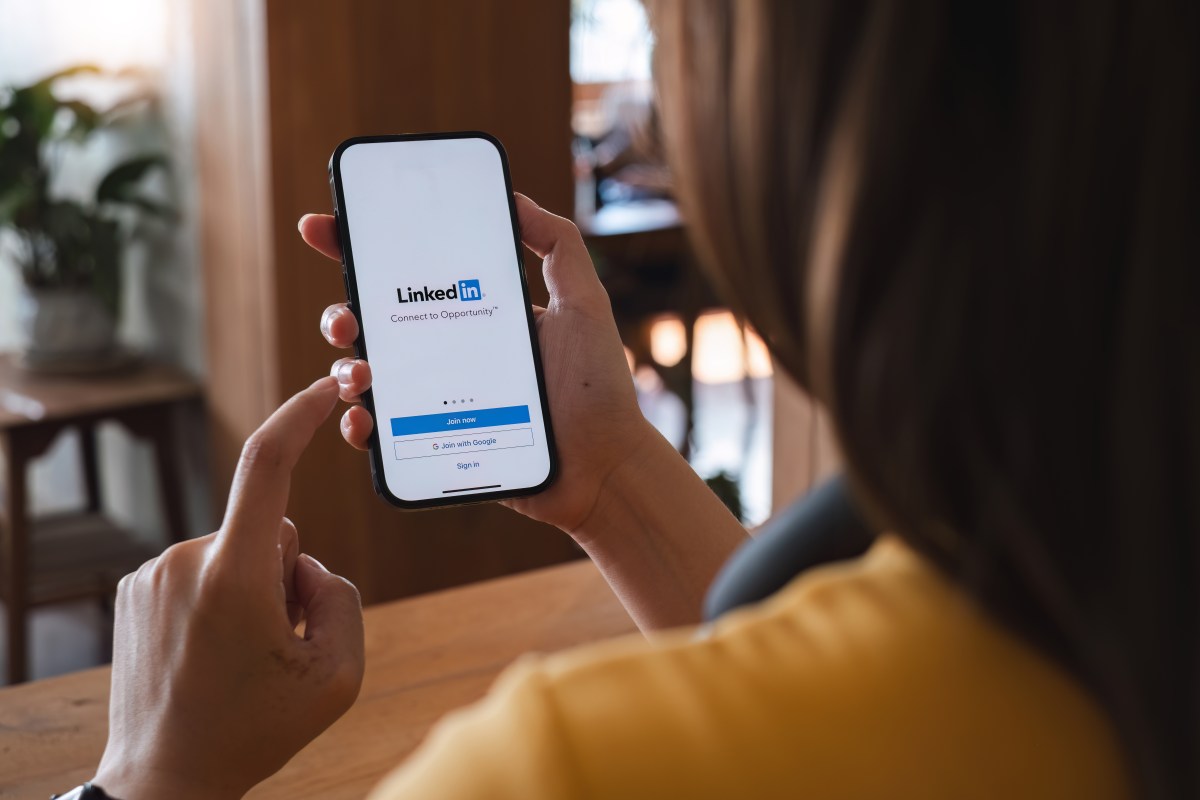 Se viraliza una oferta laboral de LinkedIn por sus insólitos requisitos: tuvieron que eliminarla