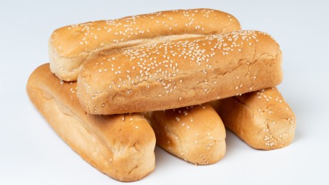Aprende cinco recetas para aprovechar los panes sobrantes.