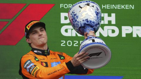 Oscar Piastri celebra tras ganar el GP de Países Bajos.