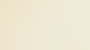 El reloj cuenta con una pantalla táctil completa de 1.85 pulgadas, con resolución de 240x280 píxeles y brillo ajustable.