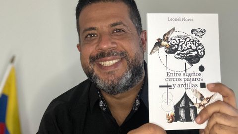 "Entre Sueños, circos pájaros y ardillas" son 36 relatos cortos.