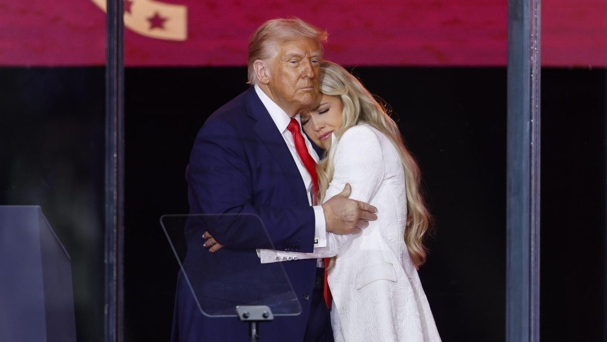 Republicanos convierten a Charlie Kirk en mártir conservador en multitudinaria despedida