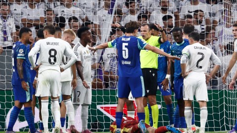 La jugada fue reclamada por todo el equipo del Olympique de Marsella.