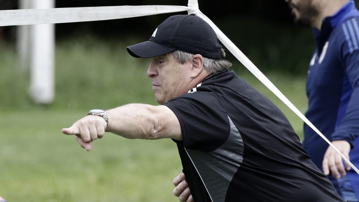 Costa Rica deja escapar el triunfo ante Haití y la afición pide la salida del “Piojo” Herrera