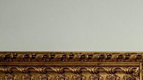 Fotografía tomada de la cuenta oficial @WhiteHouse en la red social X de la Casa Blanca que muestra un bolígrafo automático o 'autopen' en el lugar del retrato del exmandatario Joe Biden este miércoles, en Washington (EE.UU.).