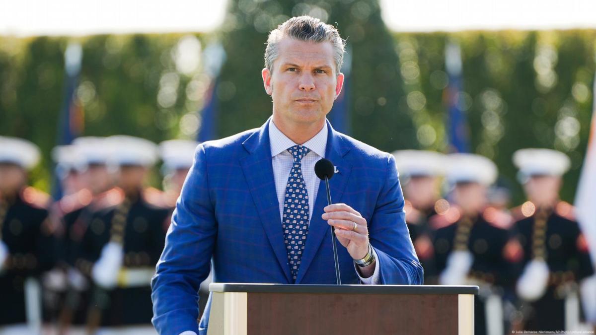 Hegseth convocó a altos líderes militares para reunirse con Trump en Virginia