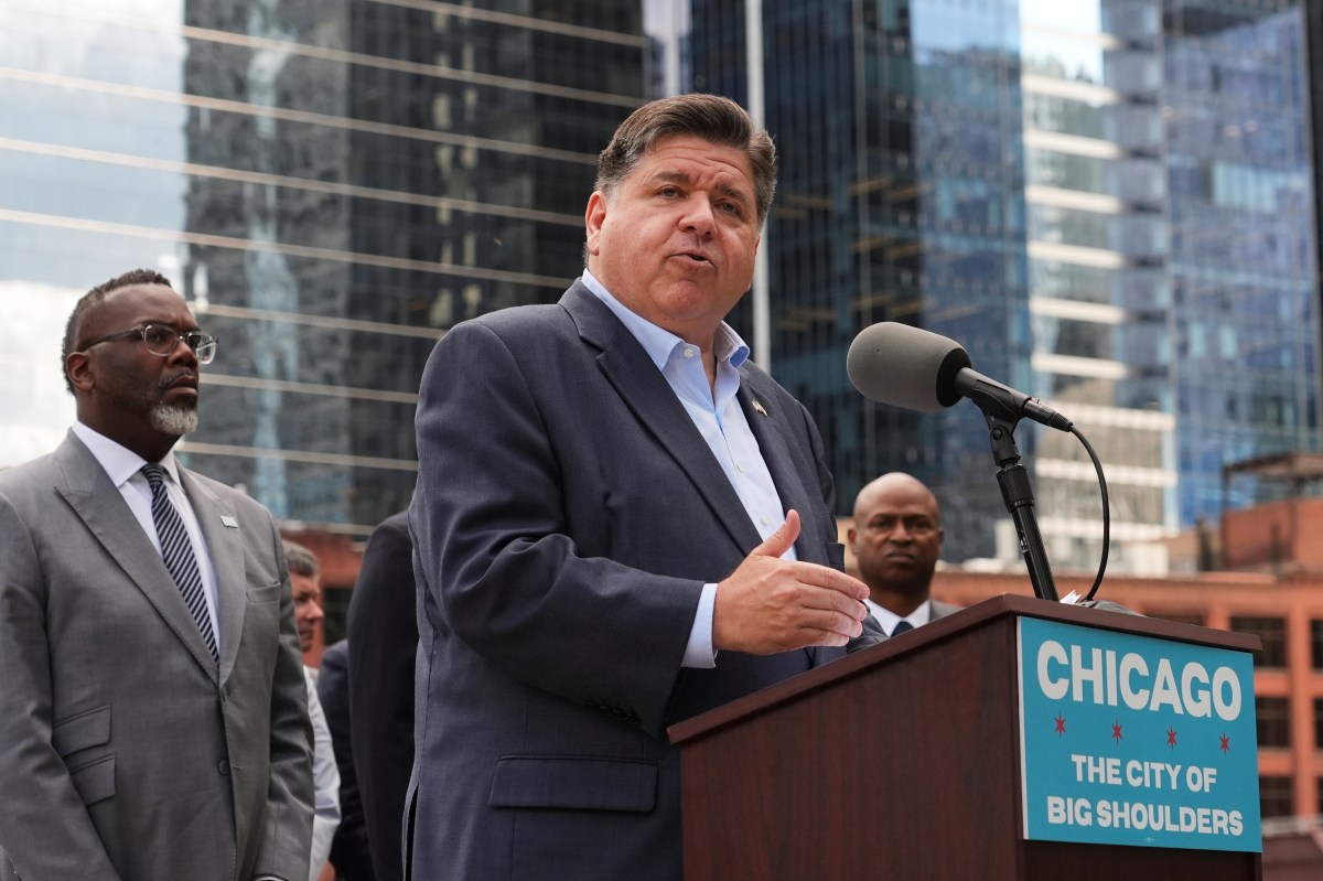 Demócratas alertan sobre una invasión militar en Chicago
