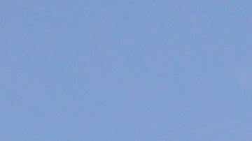 Al temblor inicial, registrado a las 23:47 del domingo le siguieron al menos dos réplicas de 5.2 de magnitud.