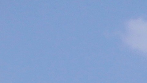 Al temblor inicial, registrado a las 23:47 del domingo le siguieron al menos dos réplicas de 5.2 de magnitud.
