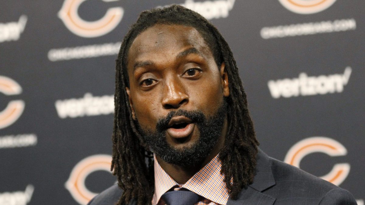 Renuncia al FBI, exjugador de la NFL Charles Tillman, por desacuerdos con la política de inmigración de Trump