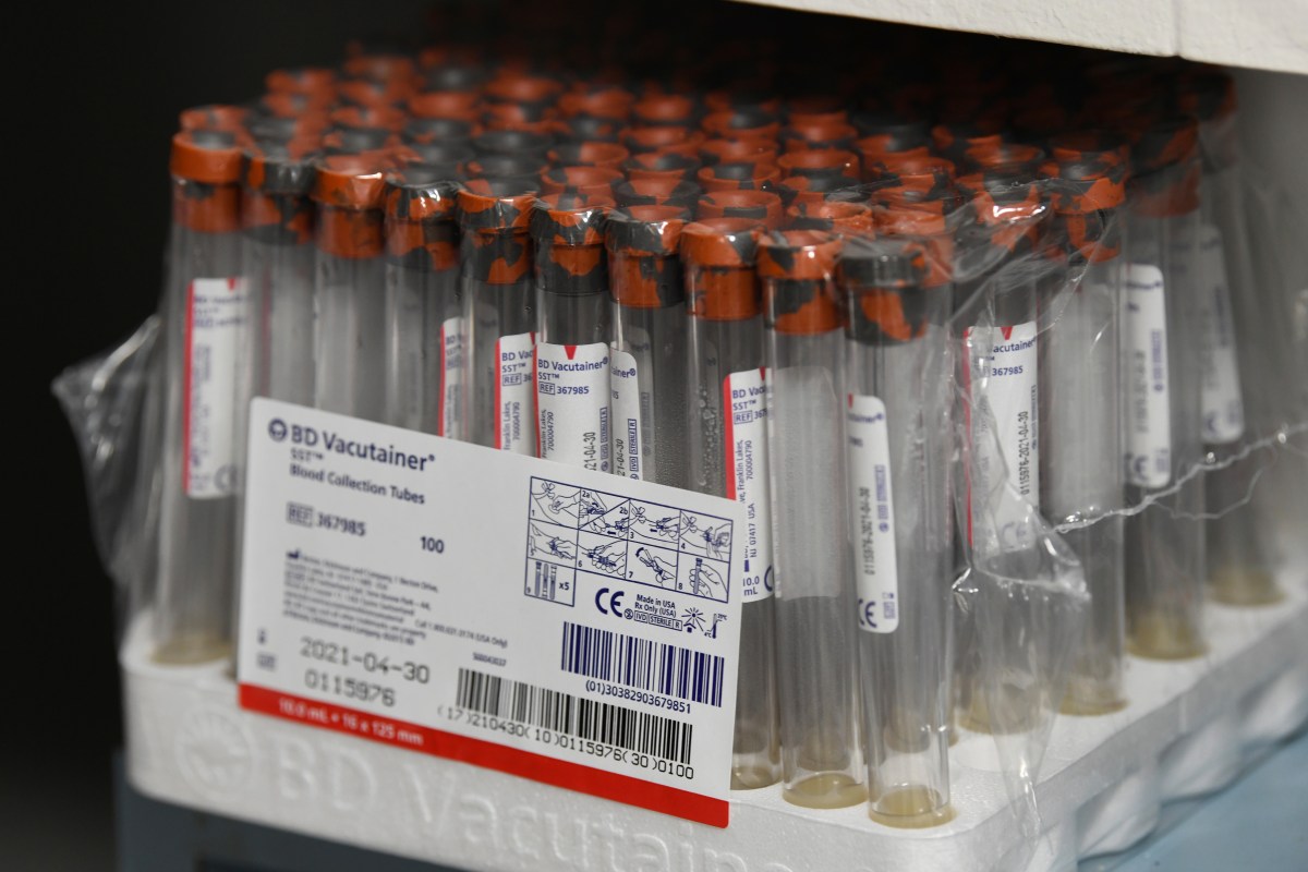 Trump pide a farmacéuticas que publiquen tasas de éxito de vacunas contra COVID-19: "quiero la respuesta, y la quiero YA"