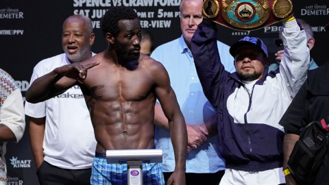 José Benavídez destaca la ventaja de Crawford sobre Canelo.