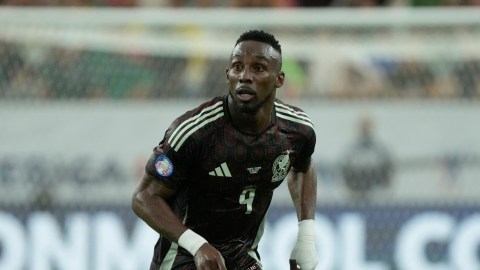 Se complica el regreso de Julián Quiñones a la selección mexicana.
