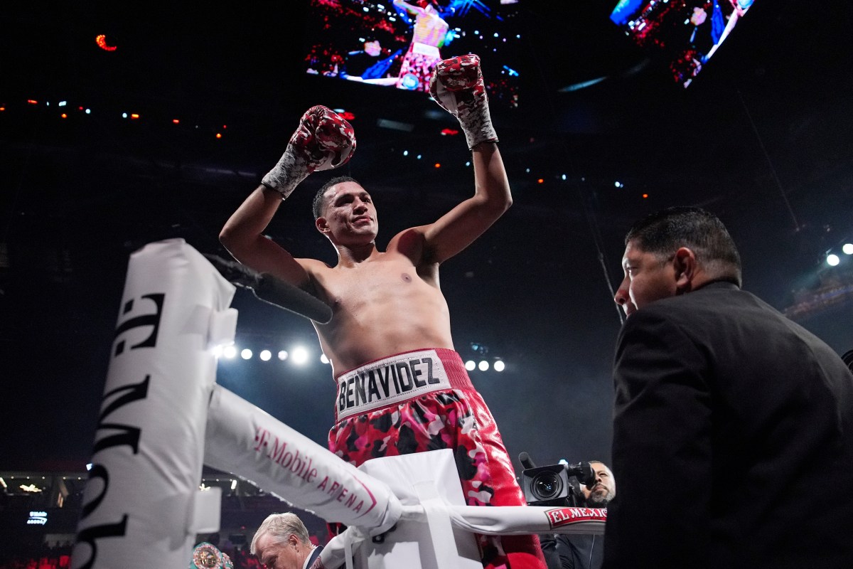 David Benavídez provoca a Terence Crawford y lo llama a pelearle por sus títulos