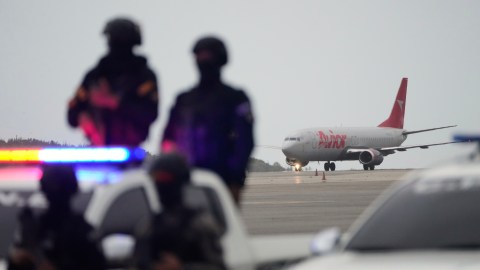 Maduri defiende que estos vuelos de migrantes son parte de la Gran Misión Vuelta a la Patria.
