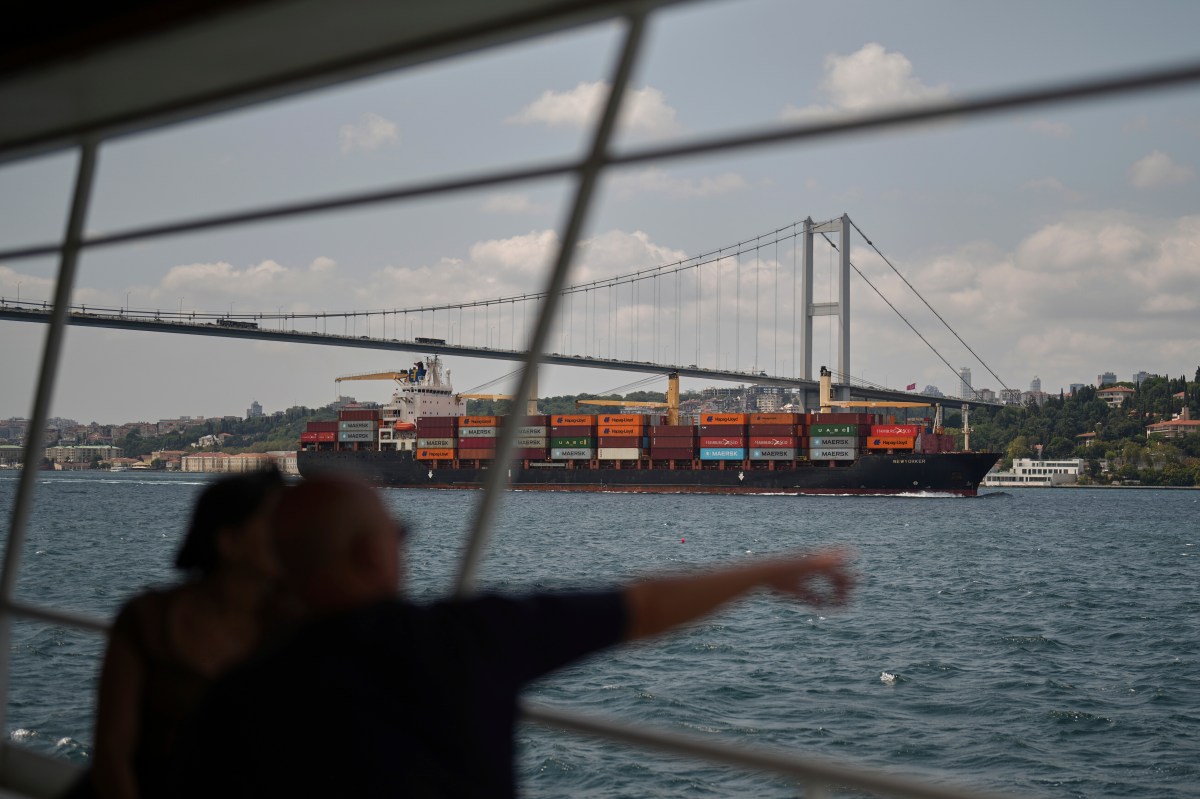 Trump apela ante la Corte Suprema fallo judicial que declaró ilegales sus aranceles