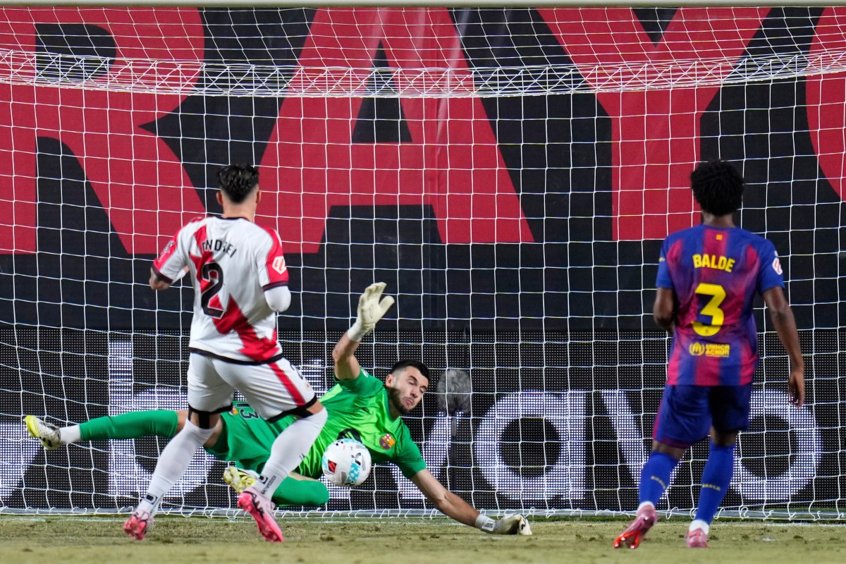 Joan García reconoció los fallos del Barcelona ante Rayo Vallecano