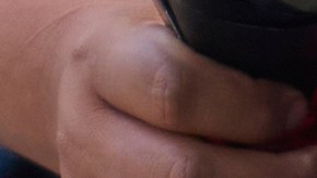 Personas esperan a sus seres queridos guatemaltecos deportados de Estados Unidos afuera del Aeropuerto Internacional La Aurora, en la Ciudad de Guatemala, el domingo 31 de agosto de 2025.