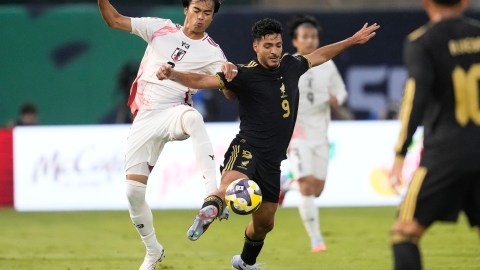 Raúl Jiménez escala en anotaciones con la selección mexicana.