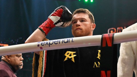 Canelo Álvarez tendrá una operación en el codo.