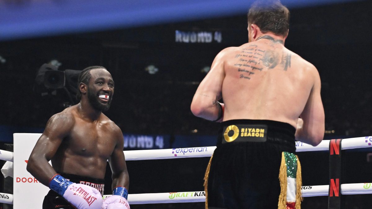 Terence Crawford sacude Las Vegas con paliza a Canelo Álvarez