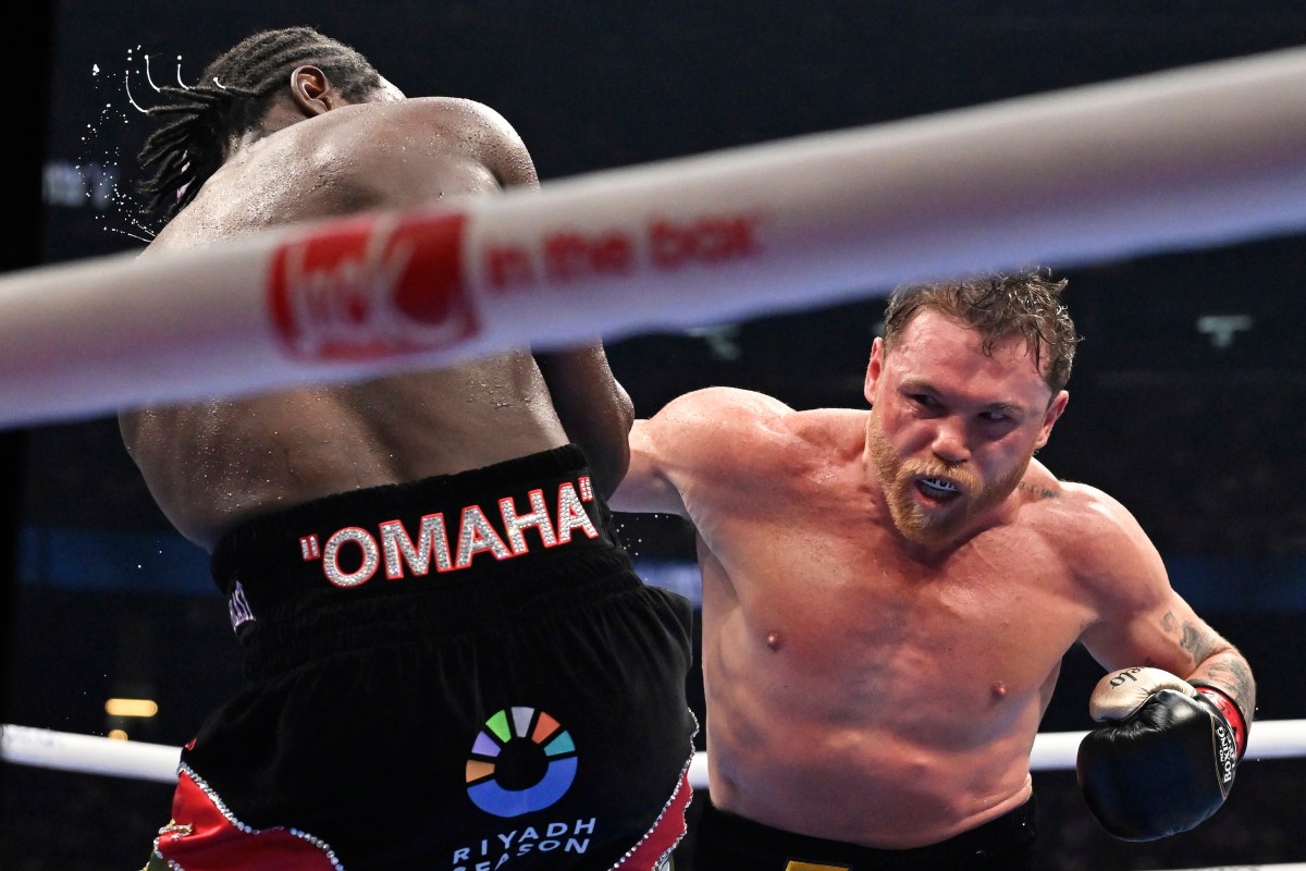 Óscar de la Hoya habla sobre el próximo sustituto del Canelo Álvarez