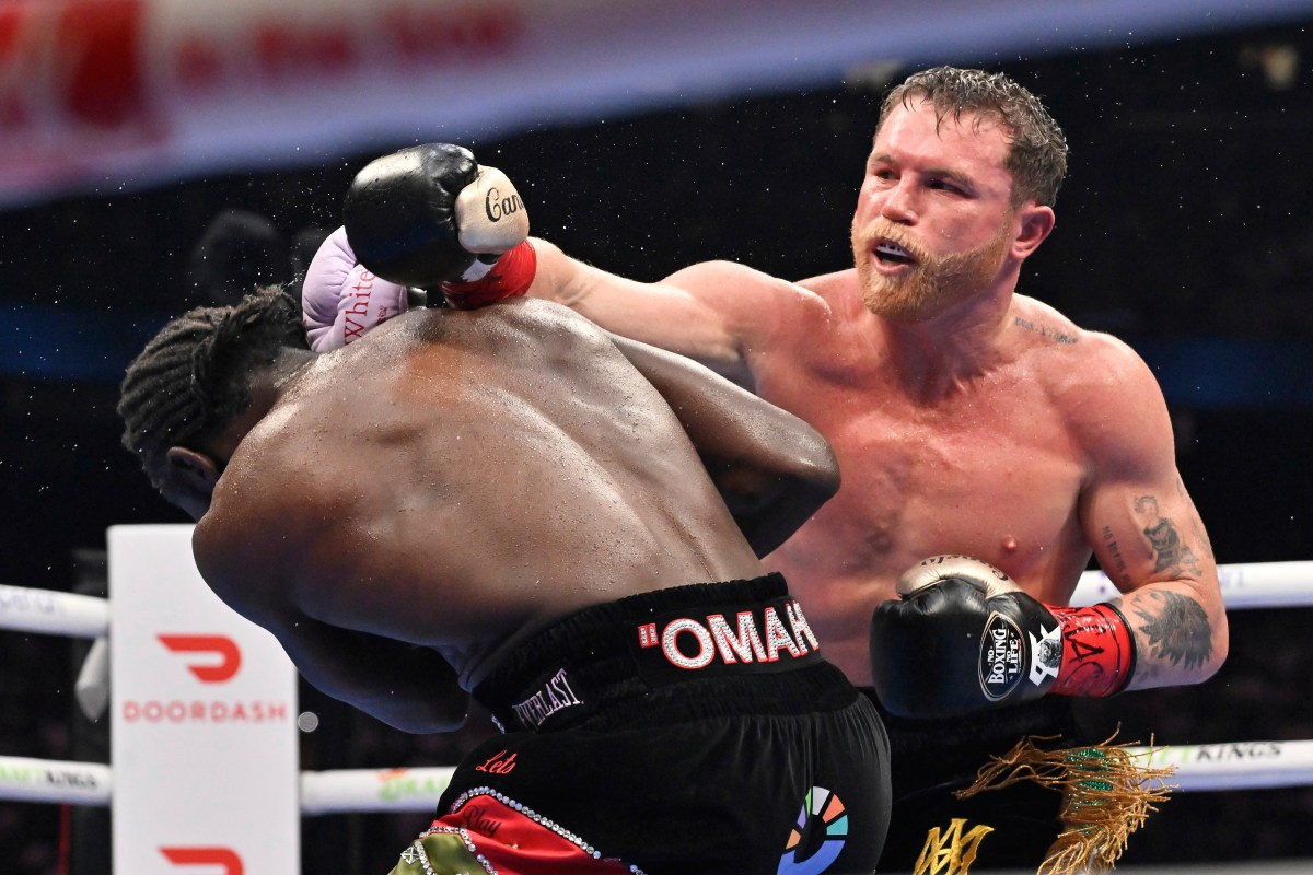 Óscar de la Hoya lanza dura crítica contra el Canelo Álvarez tras su derrota