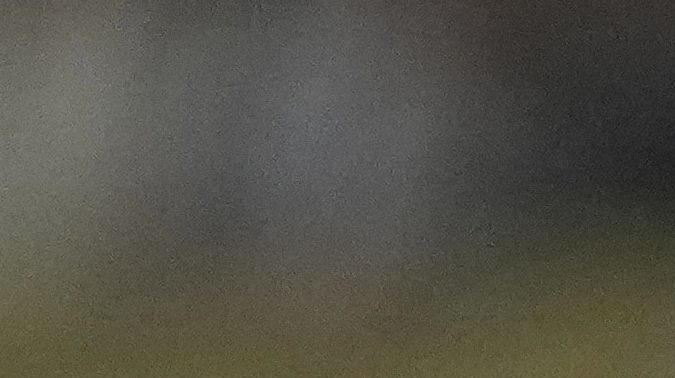 Checo Pérez hace el lanzamiento inicial durante el Dodgers vs. Phillies en el Dodger Stadium.