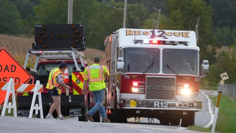 Dos oficiales más recibieron disparos y permanecieron hospitalizados.