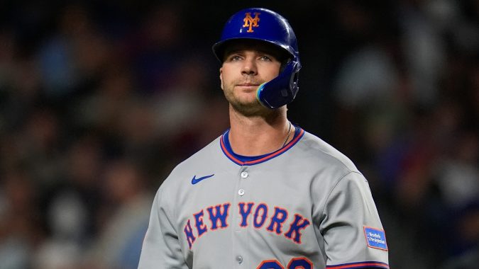 Pete Alonso durante un encuentro ante Chicago Cubs.