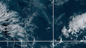 Esta imagen satelital proporcionada por la NOAA muestra el huracán Humberto el domingo 28 de septiembre de 2025.