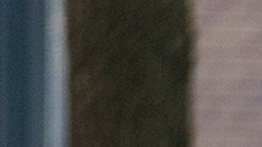 La policía no dio a conocer sobre el posible motivo del ataque, pero publicó imágenes de vigilancia de uno de los sospechosos.